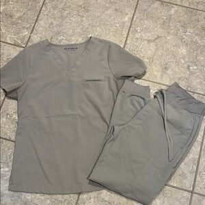 Gray scrub set